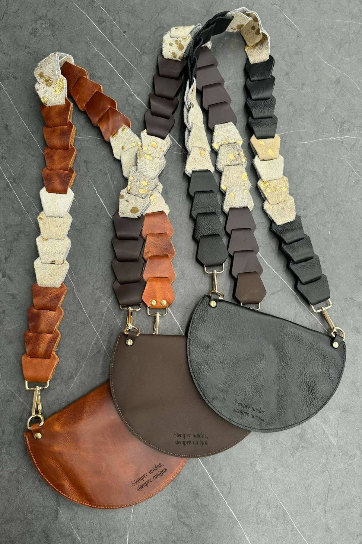 Bolso Media Luna Cuero Liso
